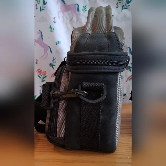 EUC Canon EOS Rebel Gii Film Camera Photography & Padded Outdoor Travel Bag